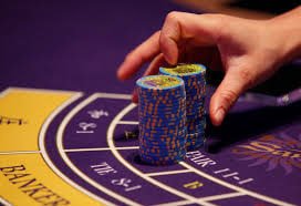 Antarmuka permainan Live Roulette di platform slot12 dengan dealer profesional